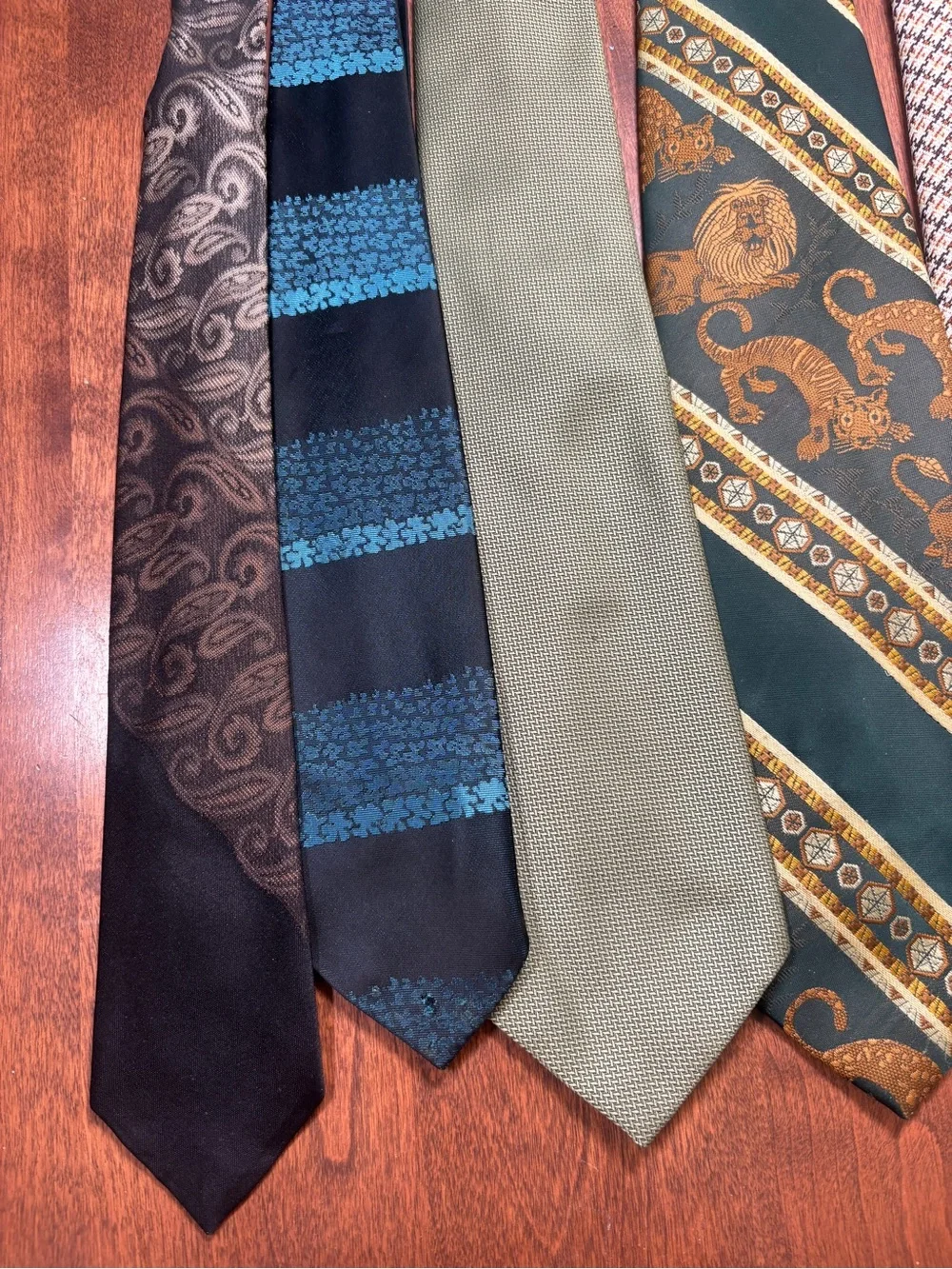 Green and Yellow Geometric Silk Tie by